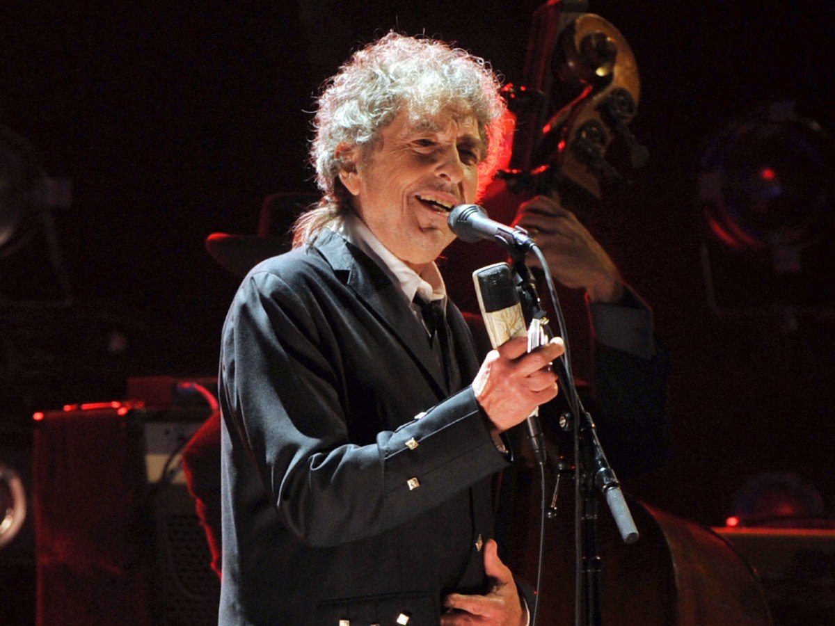 Bob Dylan’s New Audiobook Features Some Big-Time Actors
