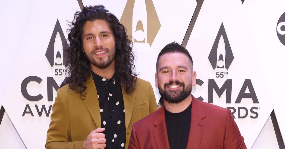 Dan + Shay’s Shay Mooney shares a Nearly 50-pound weight loss in five months