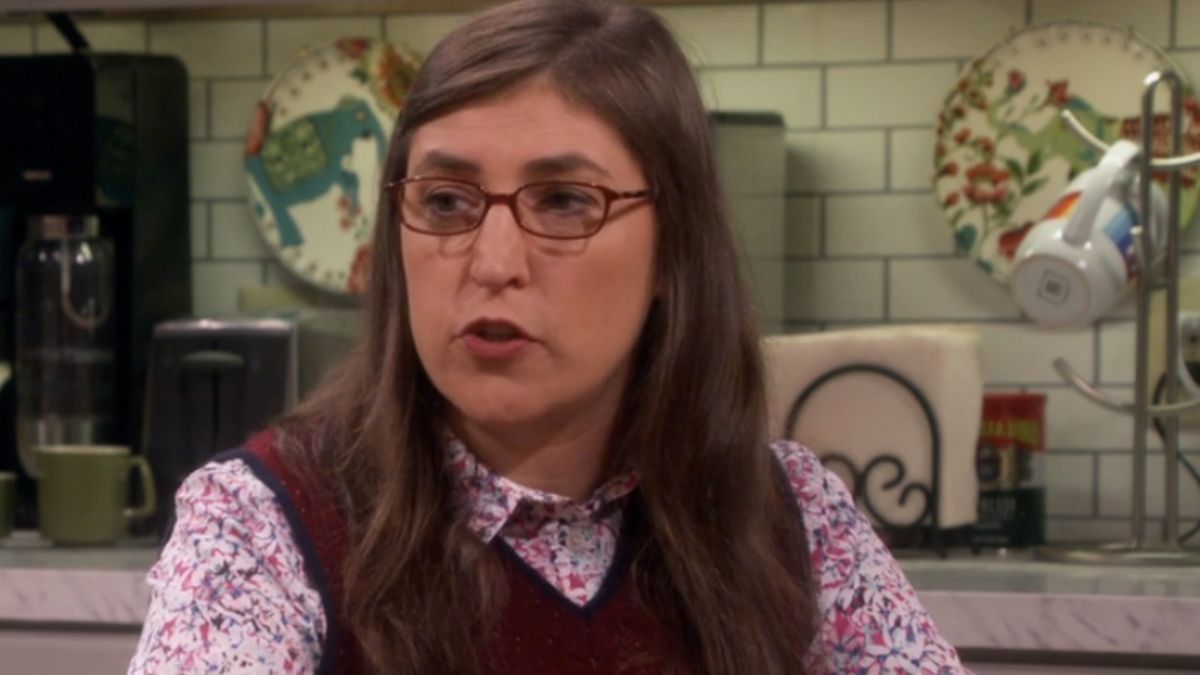 A beautiful photo shows Mayim Bialik reunited with Big Bang Theory co-star for Celebrity Jeopardy