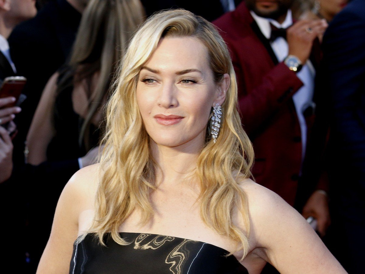 Kate Winslet’s First Red Carpet Outfit Exactly As You Expect