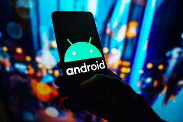 Android users warned of hack that lets strangers see everything on your phone