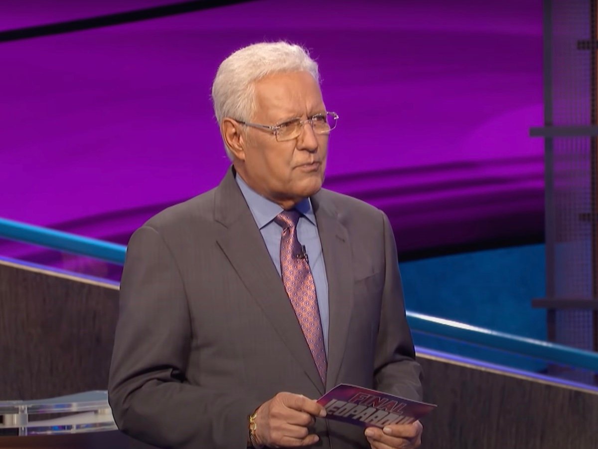 Alex Trebek’s View on “Celebrity Jeopardy!” The Difficulty is Something Die-Hard Fan Needs To Read