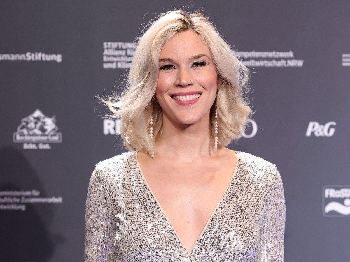 Joss stone wanted to have a natural child, but the circumstances changed.