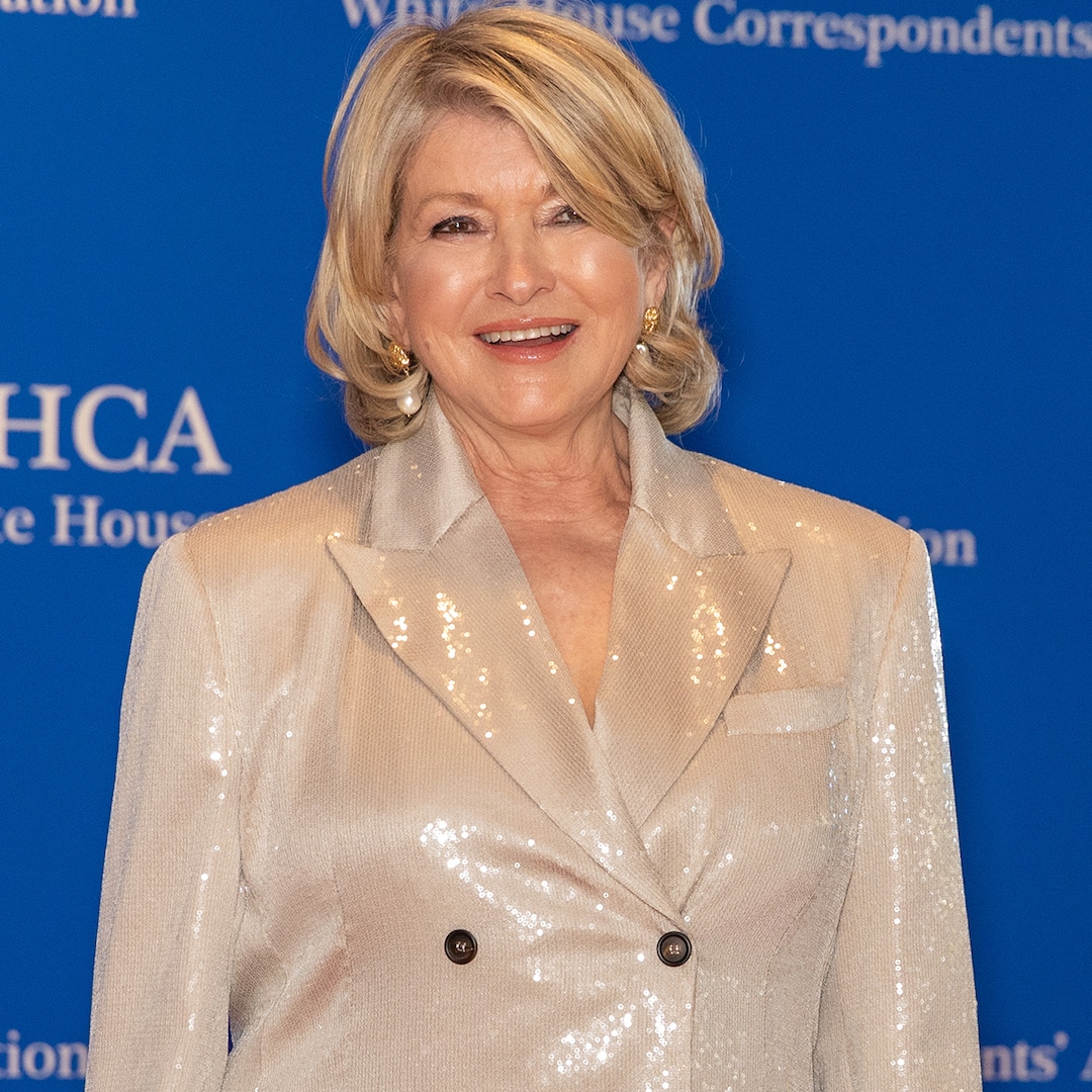 Martha Stewart’s Sexyselfie Will Motivate You for Your Holiday Party