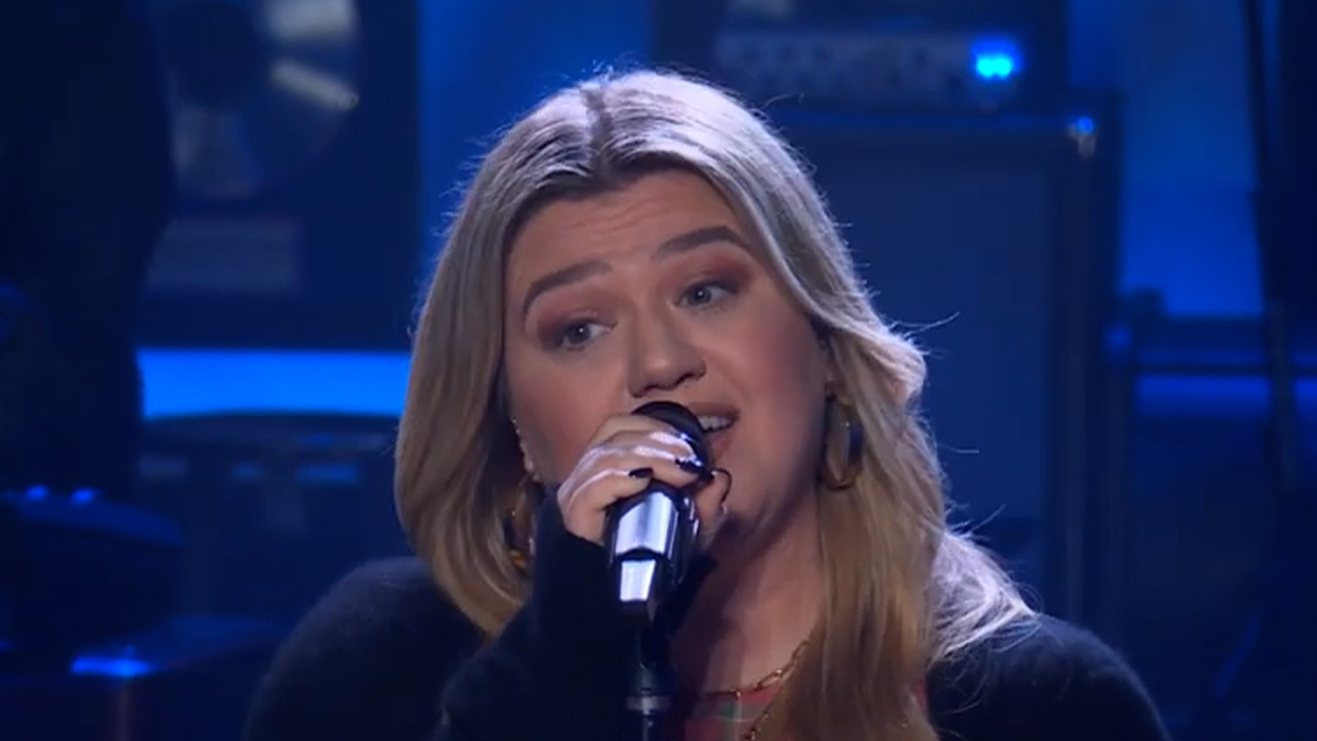Kelly Clarkson lashed out at her father-in law Narvel, Brandon Blackstock, and her ex-husband on her talk show.