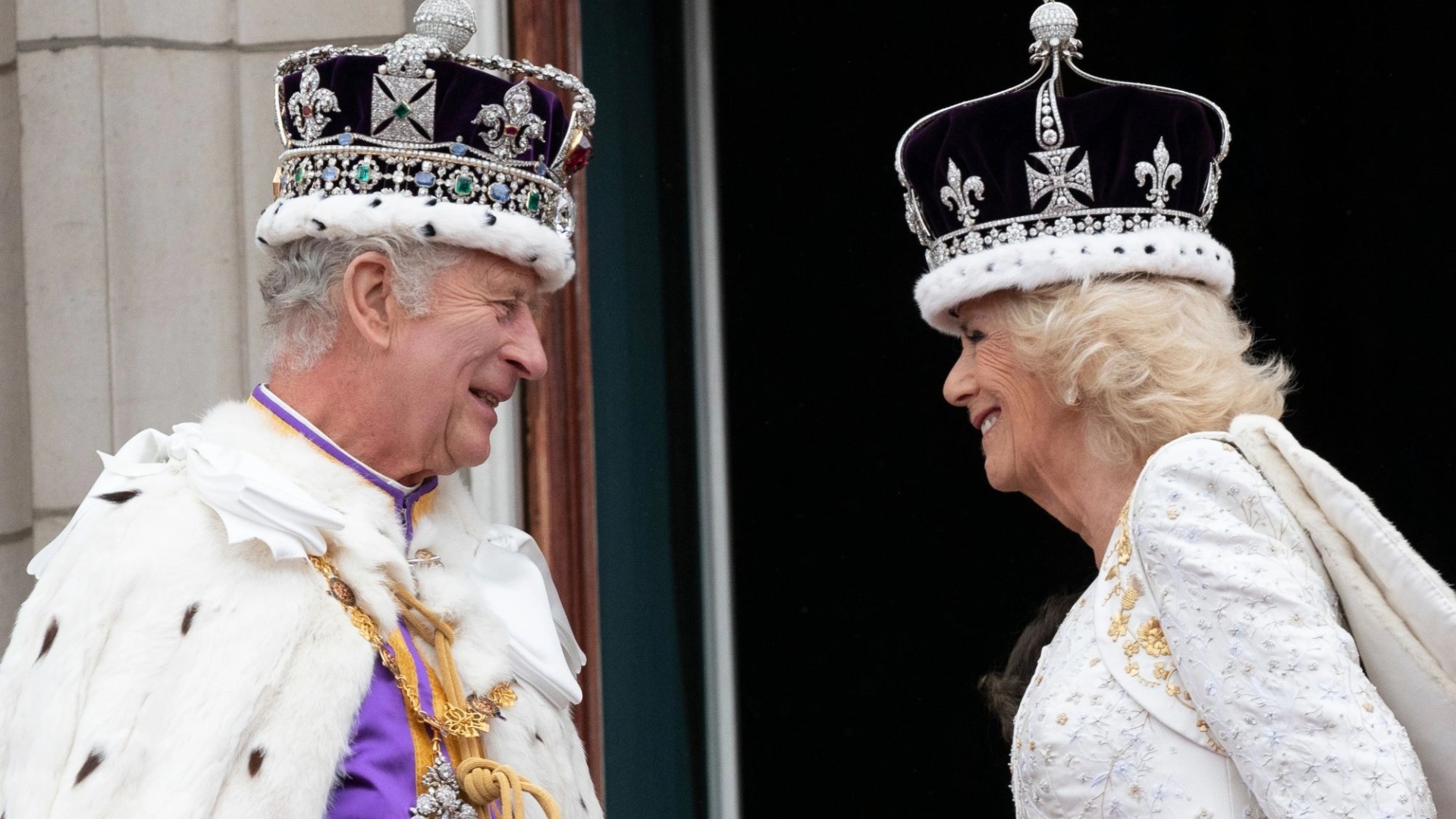 I’m a lip reader… what the royals said during the coronation – and what the King & Queen noticed during the procession