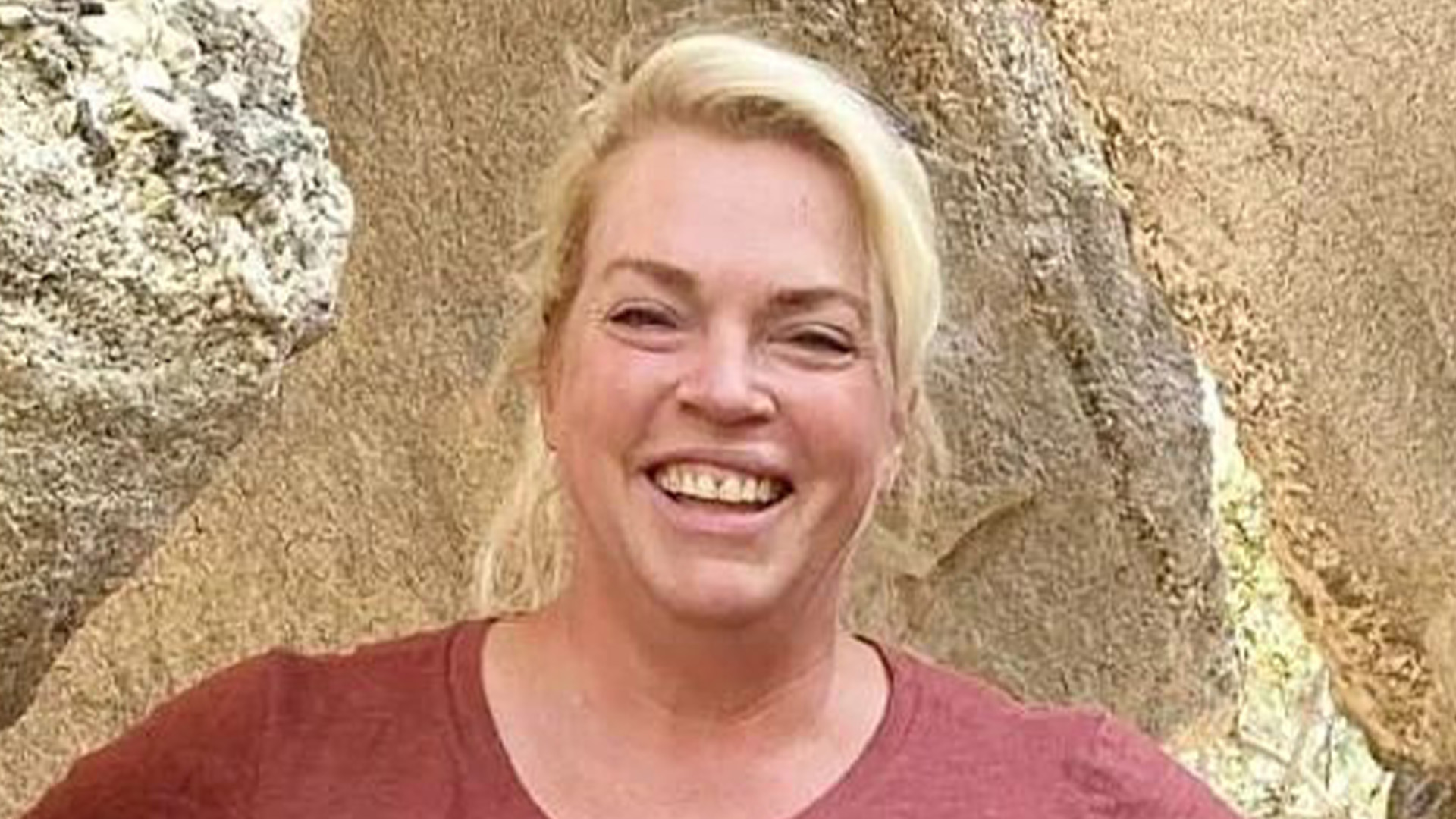 Janelle Brown of Sister Wives looks tired in a makeup-free photo after a brutal workout during her weight loss transformation