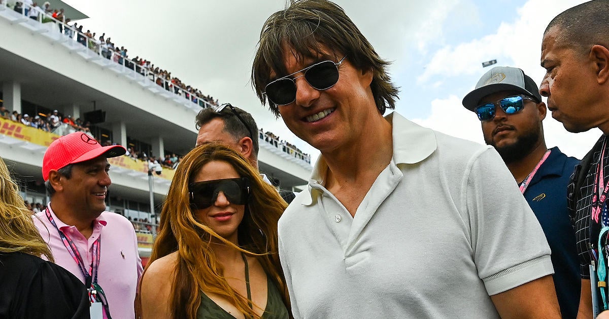 Tom Cruise Reportedly ‘Extremely Interested’ In Dating Shakira After They Pose for Photo Together