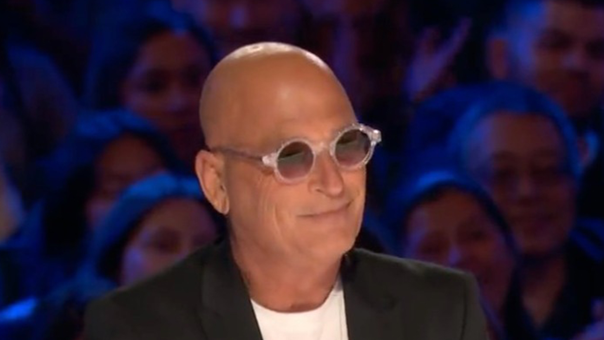 AGT fans fear for Howie Mandel after his eye appears swollen shut in concerning new video