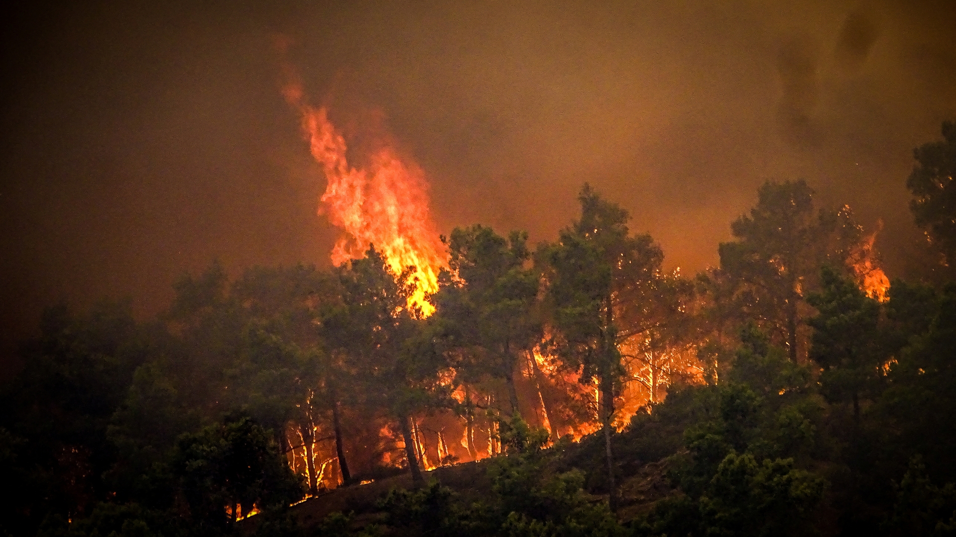 Can I travel to Greece safely during wildfires in Greece?