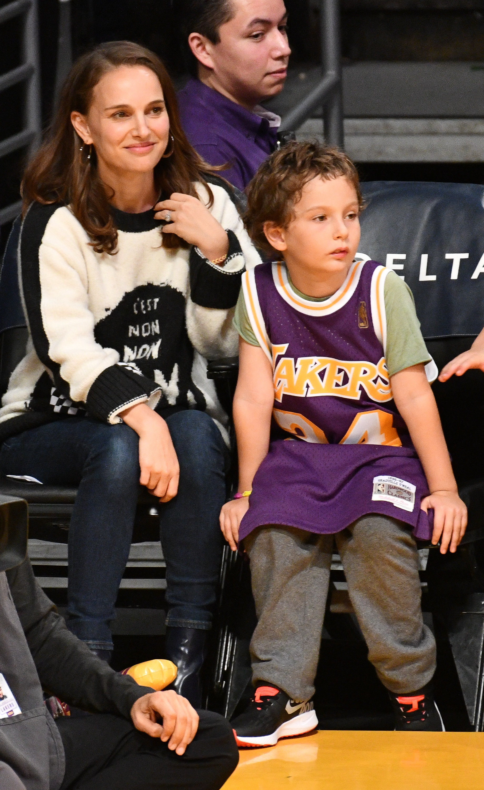 Natalie Portman and her son, Aleph Portman-Millepied at the game between the Los Angeles Lakers and the San Antonio Spurs at Staples Center on October 22, 2018 | Source: Getty Images