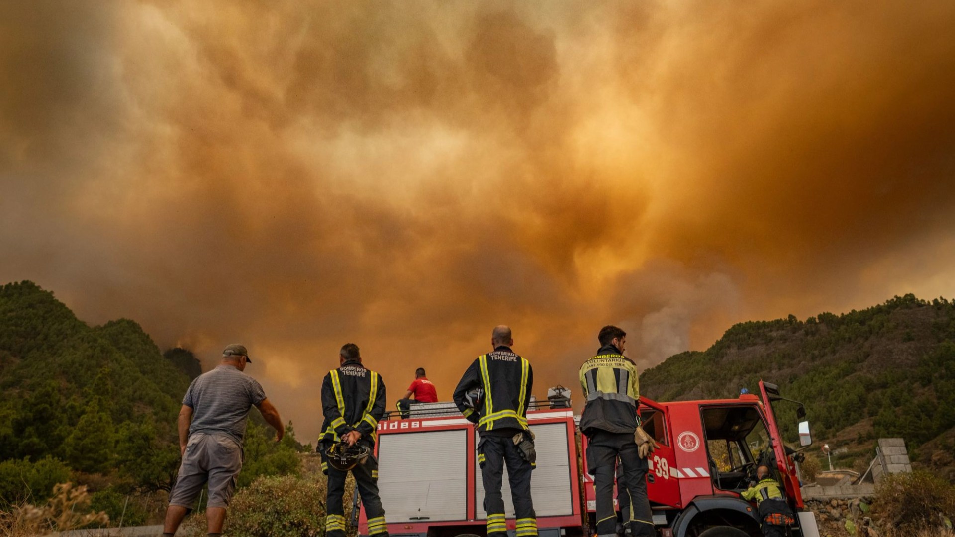 Urgent warning over ‘out of control’ wildfires ripping through Tenerife as holiday homes evacuated to escape inferno