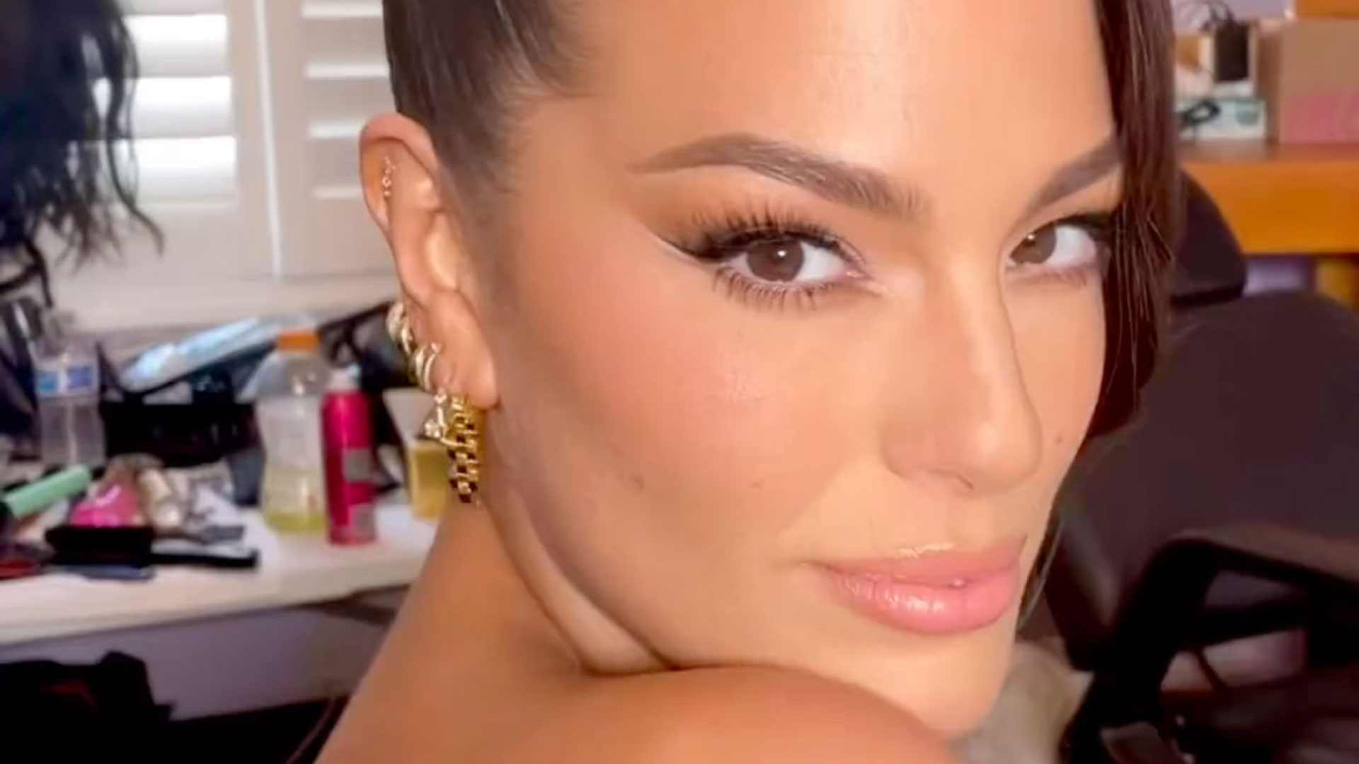 World’s Sexiest Woman Ashley Graham shares sizzling close-up video of her deep cleavage in strapless dress in glam room