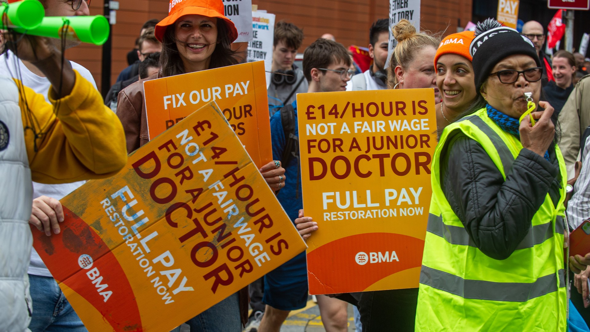 Third group of NHS doctors threaten to strike as hospitals pay £3,000 per shift for cover