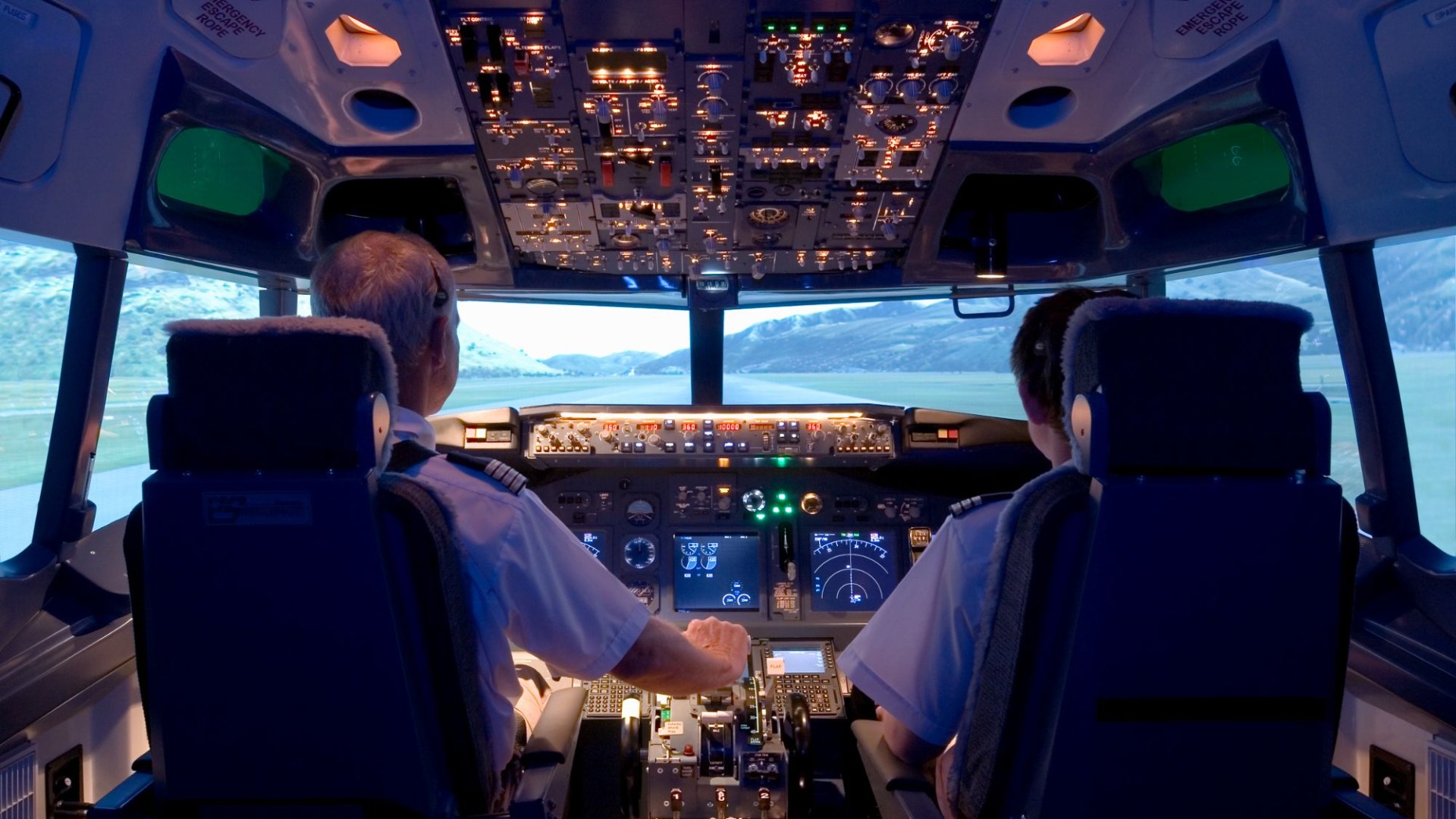 I’m a pilot and passengers think we rely on autopilot … here’s why they’re wrong especially in dangerous situations