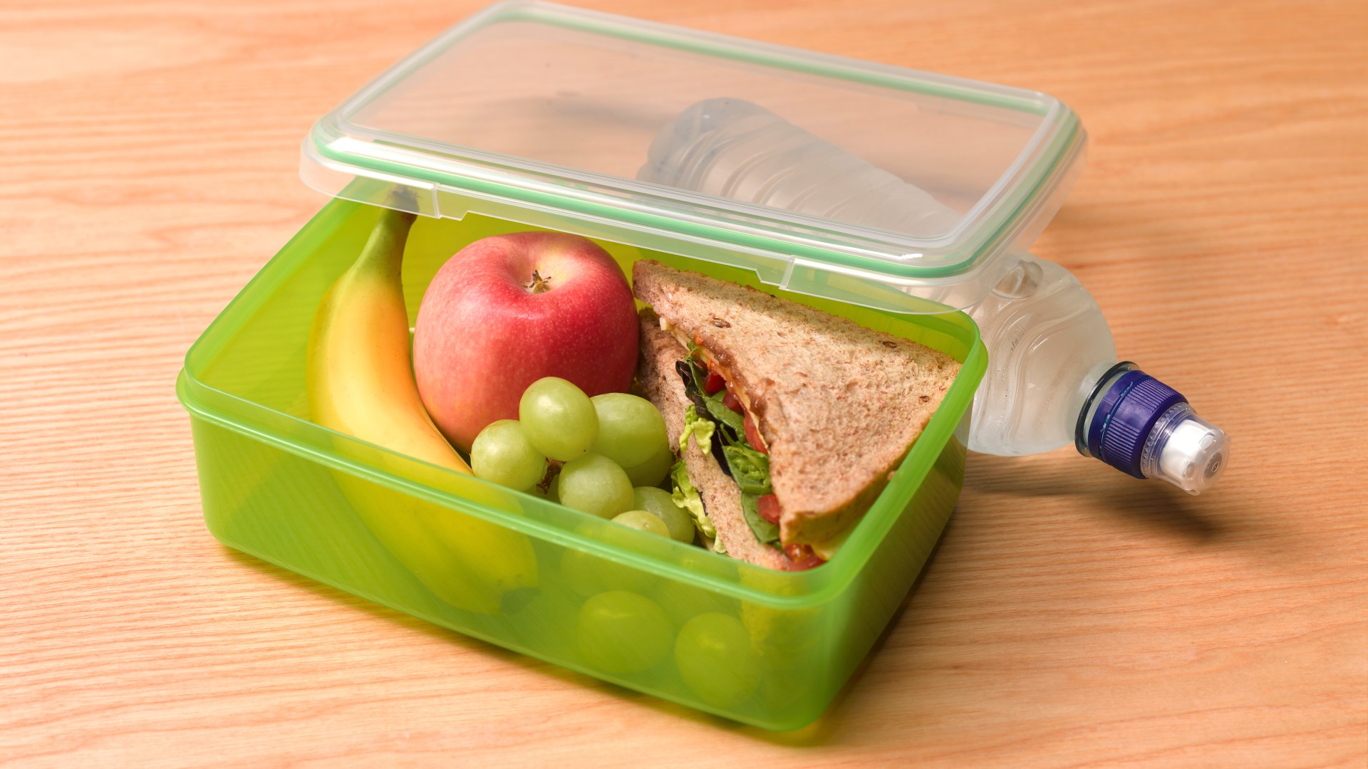 The 10 foods to give to your kid to help them focus at school, according to nutritionists