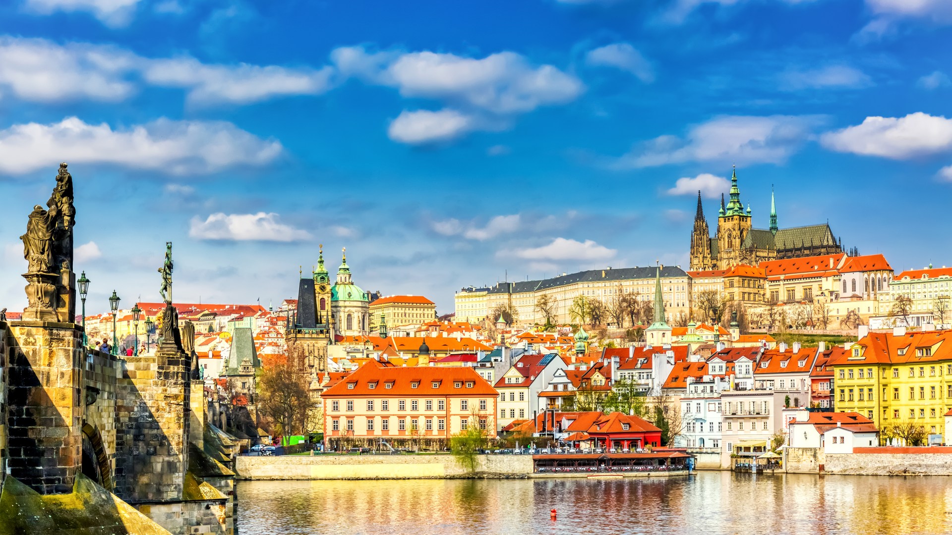 Discover the Top 10 Must-Do Activities in Prague – Europe’s Most Affordable Destination with a 1,100-Year-Old Castle and Unforgettable Beer Tours!