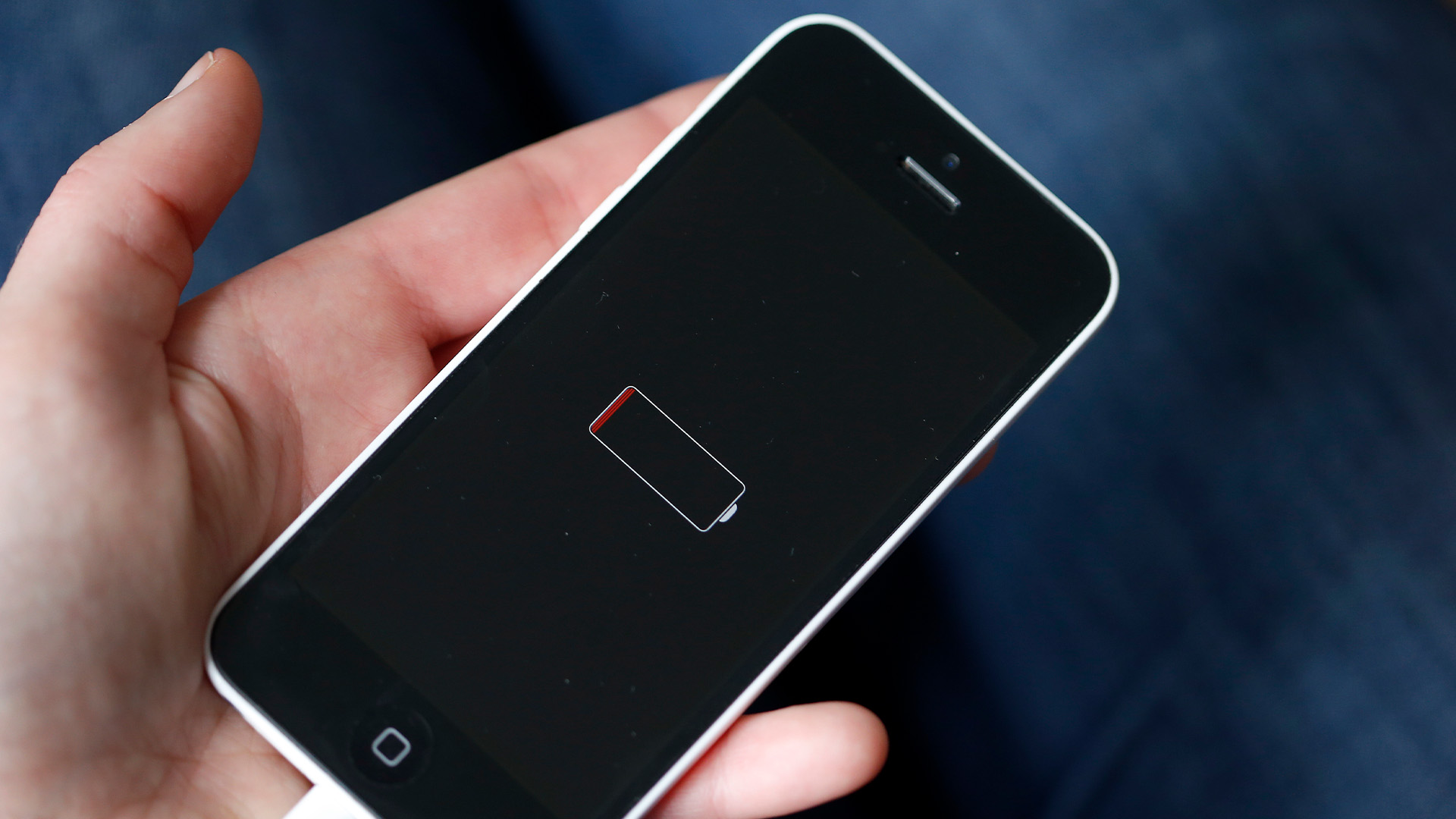 Discover the ’35 to 95′ iPhone Rule to Protect Battery Life – Avoid Car Mistakes!