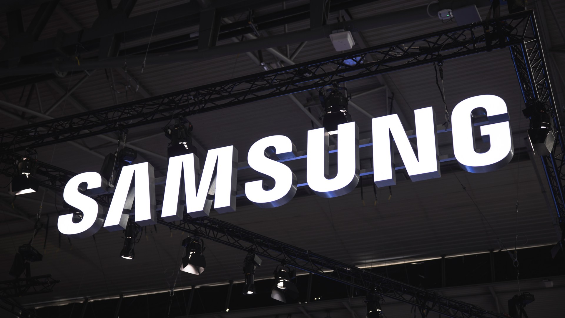 Epic Samsung Move: New Gadget Exclusive for Android Users Leaves Apple Fans in the Dust