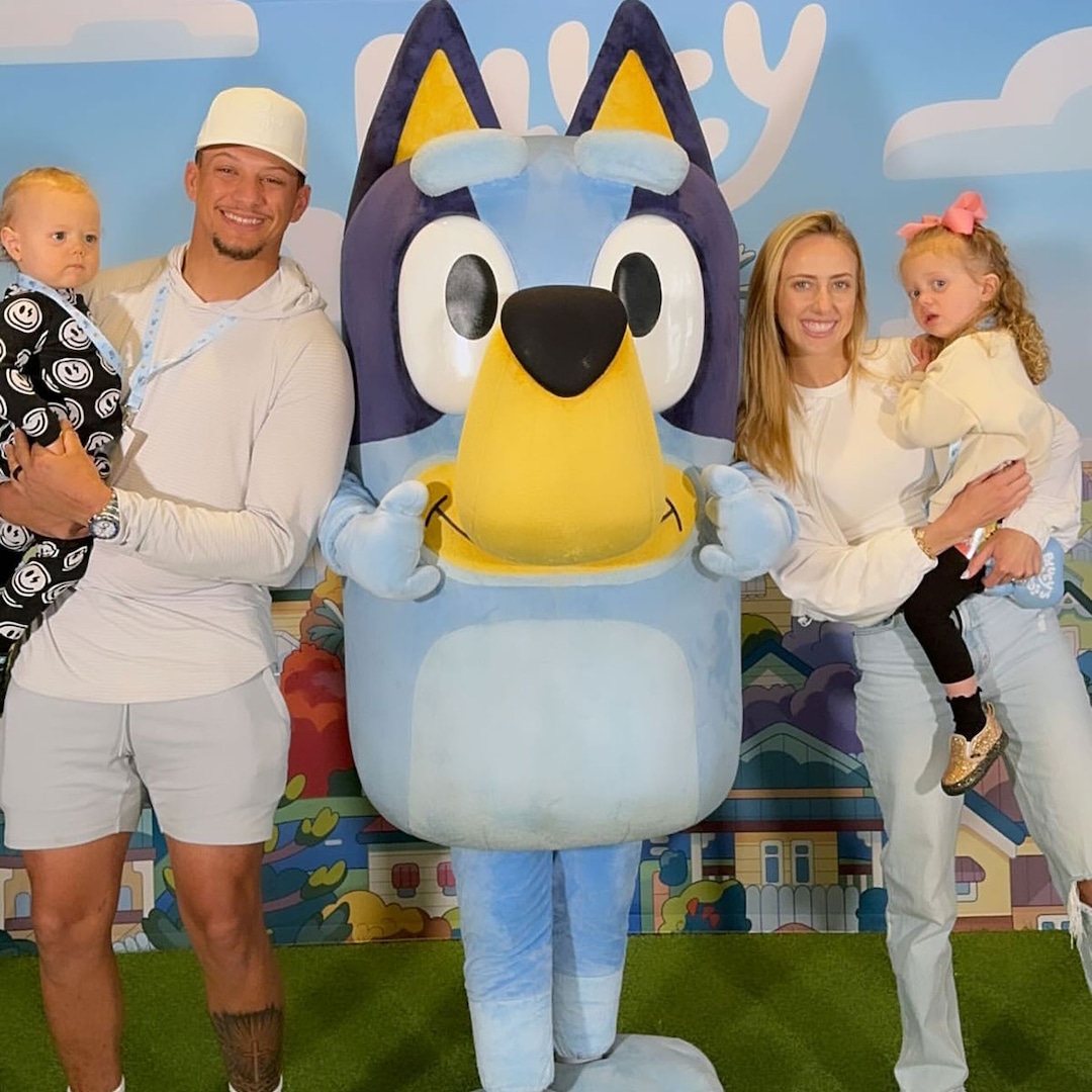 Exclusive: Patrick Mahomes and Brittany Mahomes introduce their kids to Bluey in a heartwarming family moment