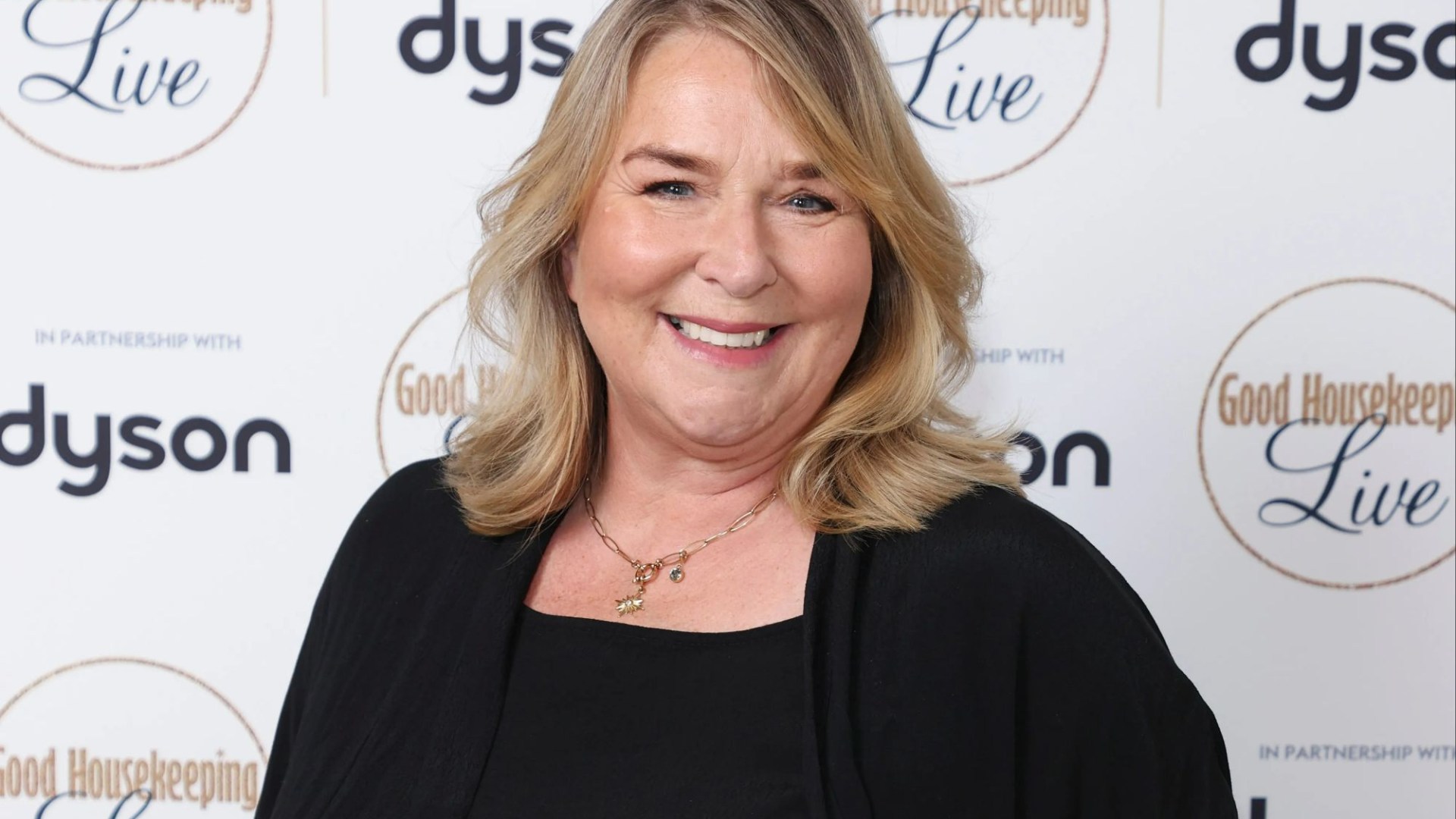 Fern Britton’s Shocking Scandals: Feuding with Phillip Schofield and Gastric Band Controversy Revealed!