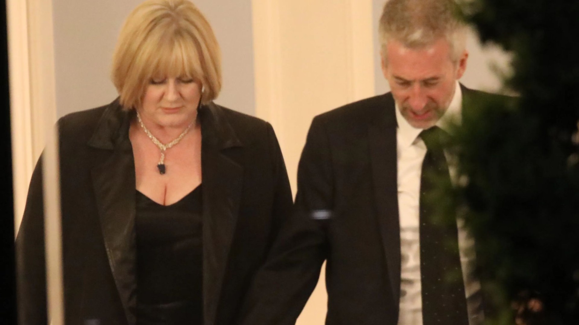 Happy Valley Star Sarah Lancashire Stuns in Rare Public Appearance with Husband of 23 Years at Prestigious Awards Ceremony