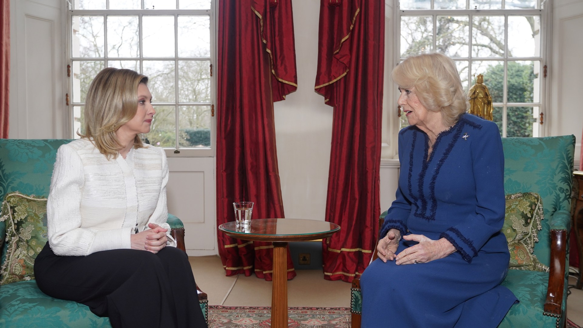 Royal Moment: Queen Camilla Embraces Ukraine’s First Lady at Clarence House