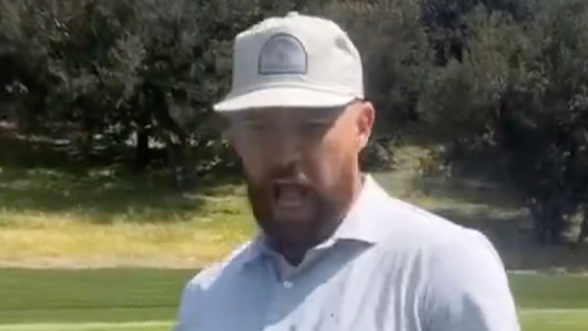 “Taylor Swift Fans Frenzy Over Travis Kelce’s Hidden Tribute in NFL Star’s Golf Outfit!” #TaylorSwift #TravisKelce #NFLStar #HiddenTribute #GolfOutfit