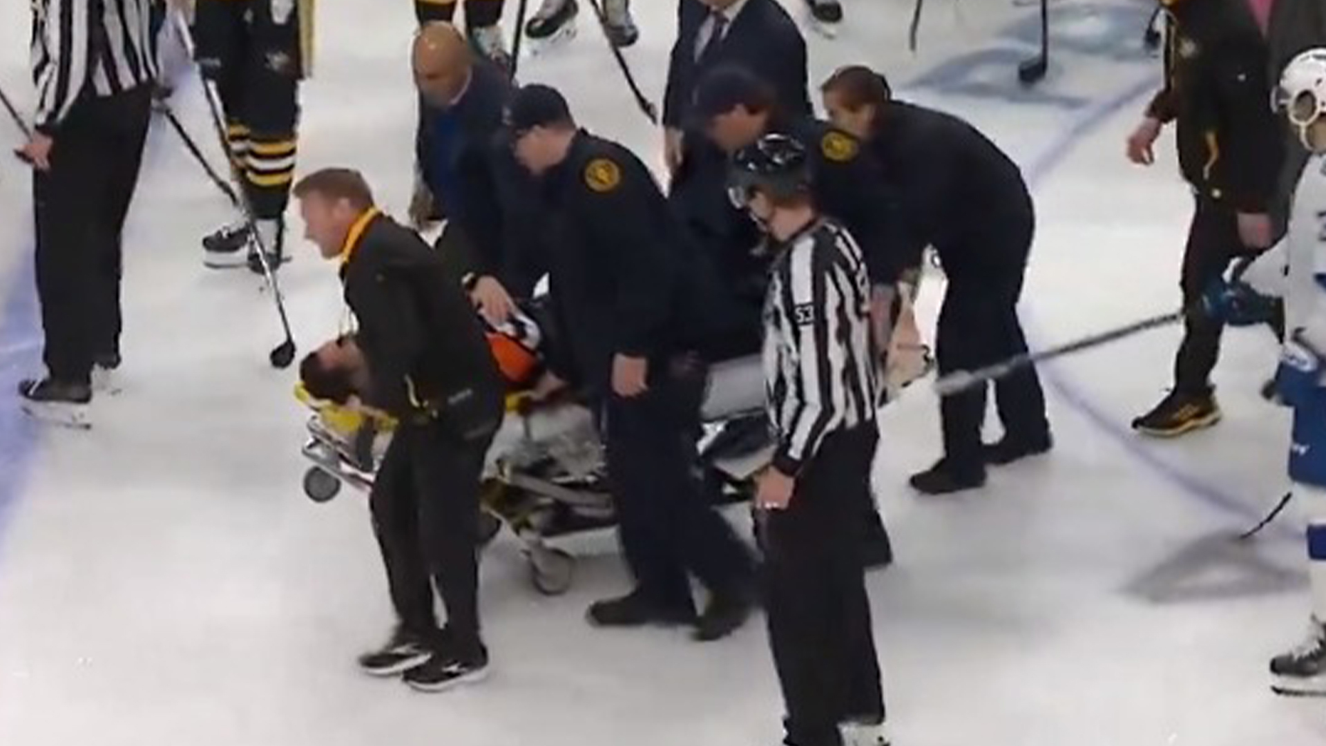 Horrific collision sends NHL referee rushing off ice after clash with Lightning star in Penguins matchup