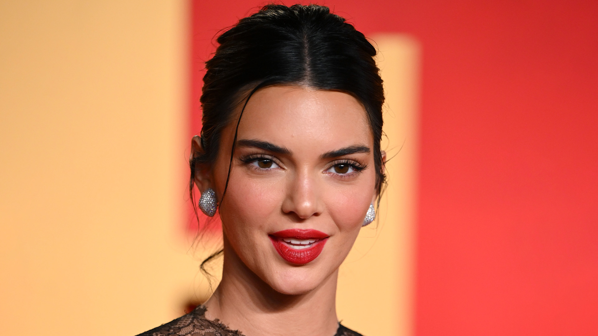 Kendall Jenner Embraces Real Skin with Wrinkles and Blemishes Amid Plastic Surgery Accusations – Authentic Beauty Revealed!