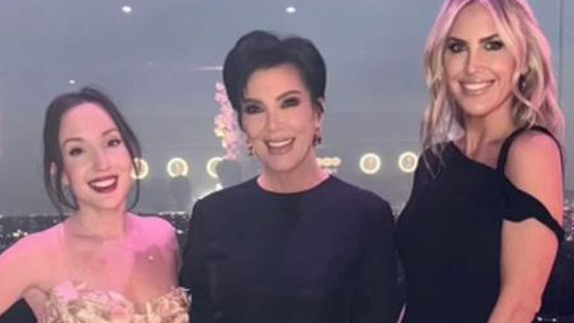 “Kris Jenner Stuns with Slimmer Figure in New Pic – Addressing Concerns over ‘Scary’ Weight Loss” #KrisJenner #WeightLoss #SlimFigure