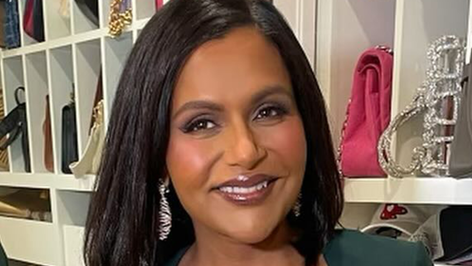 Mindy Kaling stuns in skintight green dress flaunting post-weight loss transformation