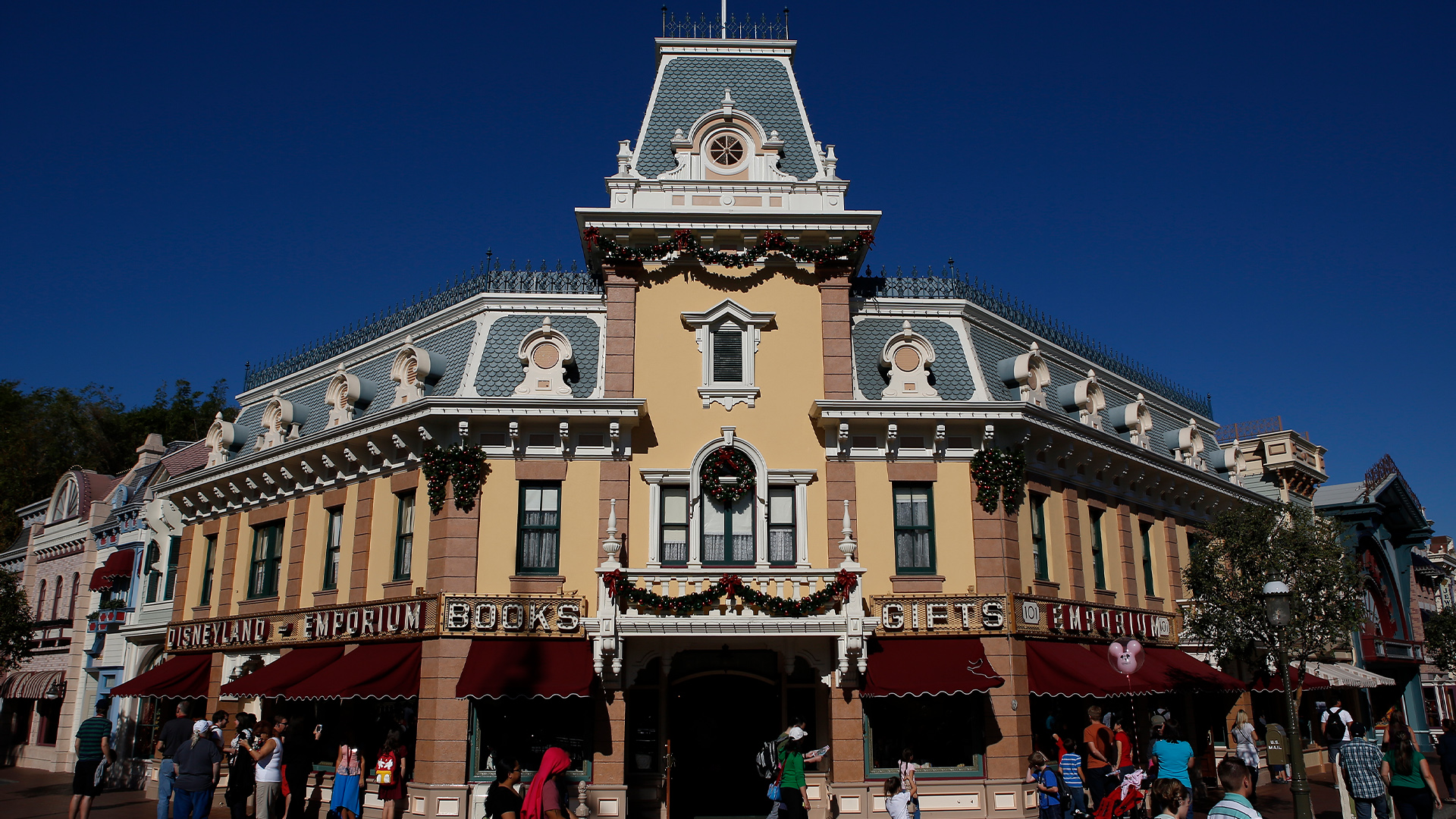 “Uncover the Colorado Town That Inspired Disney’s Main Street USA – Discover Which Details Were Direct Copies!” #Colorado #MainStreetUSA #Disney #Inspiration #Copywriting