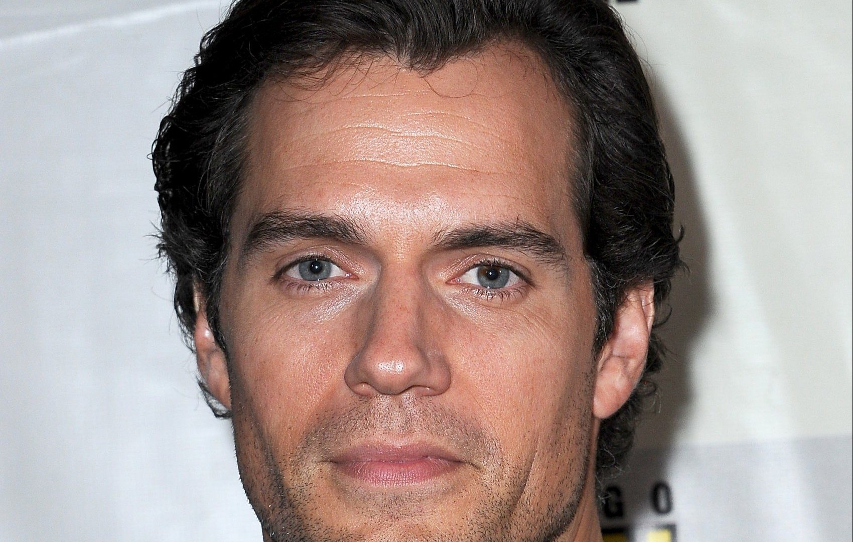 Unveiling the Age and Height of Henry Cavill – A Complete Guide