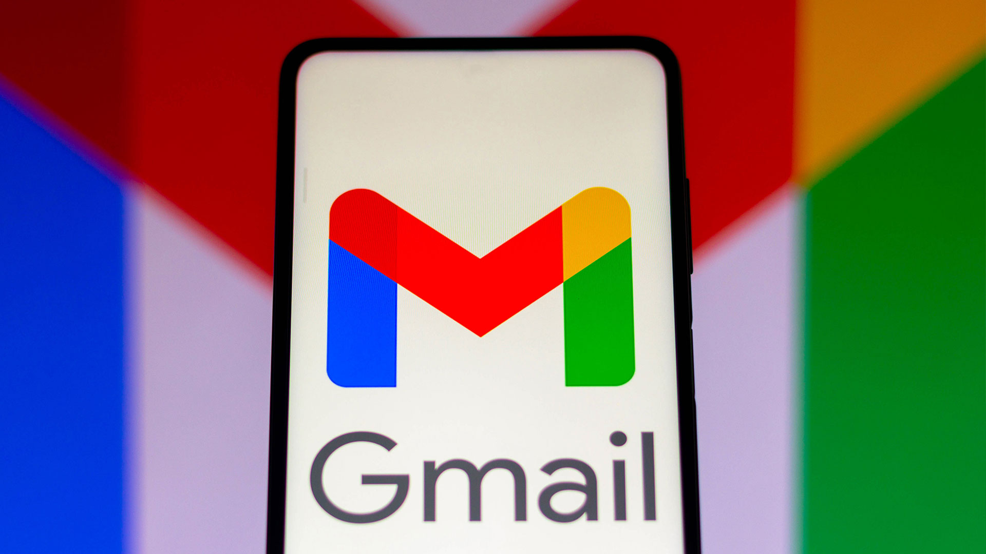 Warning: Security Experts Uncover Major ‘Name Mistake’ in Emails – Millions of Gmail and Outlook Users at Risk of Identity Theft!