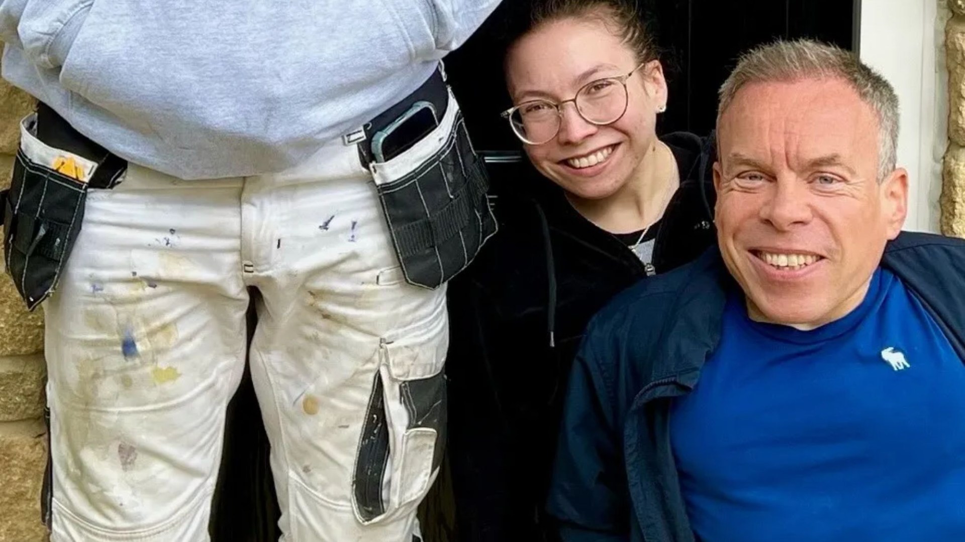 “Warwick Davis and Daughter Shine in New Project After Heartbreaking Loss” – A family story, Warwick Davis, Hollyoaks actress, new project, beloved wife.