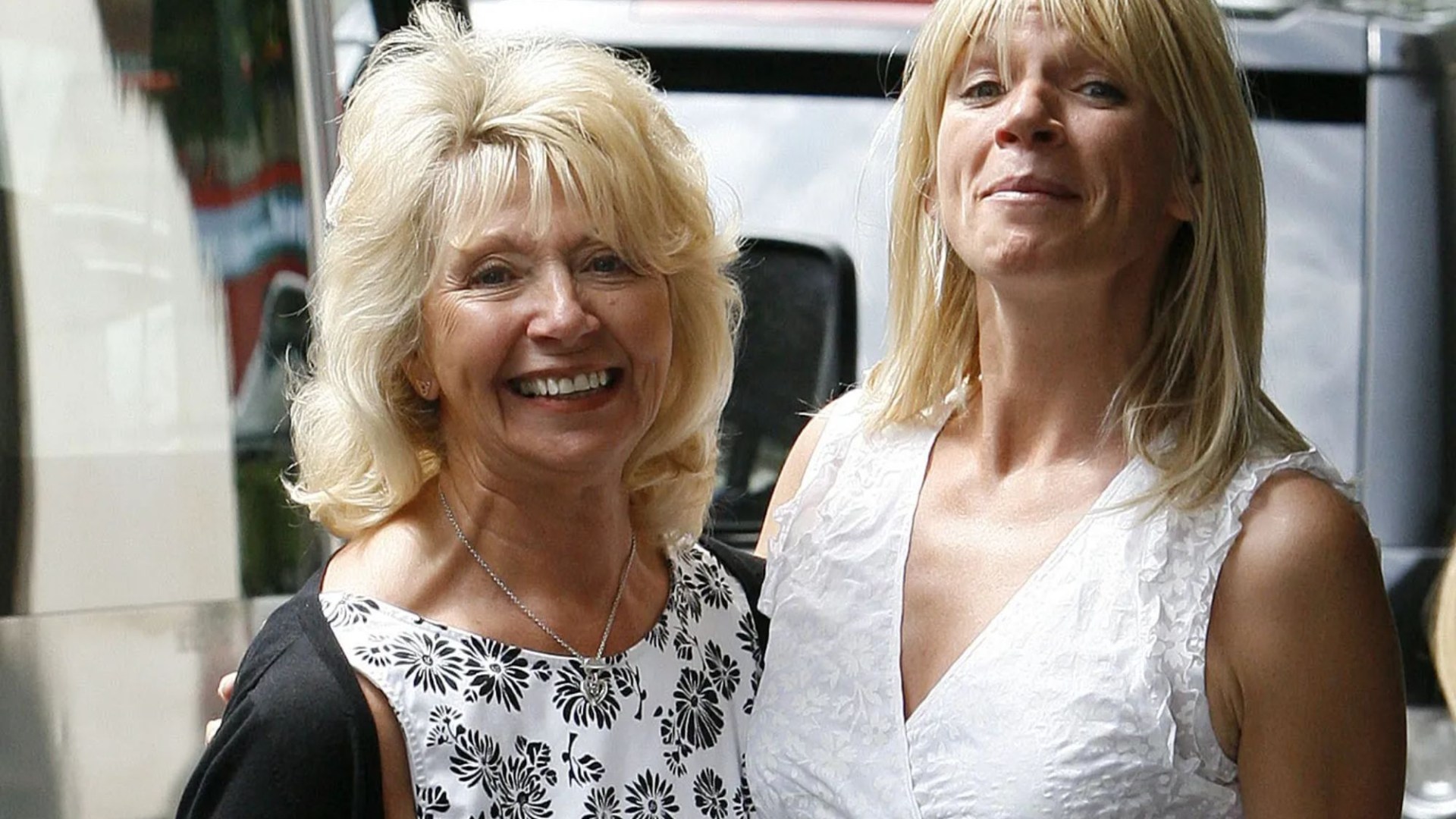 “Zoe Ball honors late mum Julia in a touching tribute at her funeral – a perfect day remembered” #ZoeBall #tribute #funeral #perfectday #Julia #celebration
