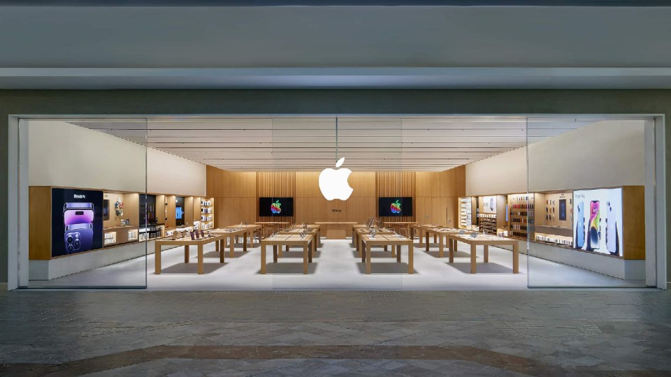 Battery replacement services at Apple Store